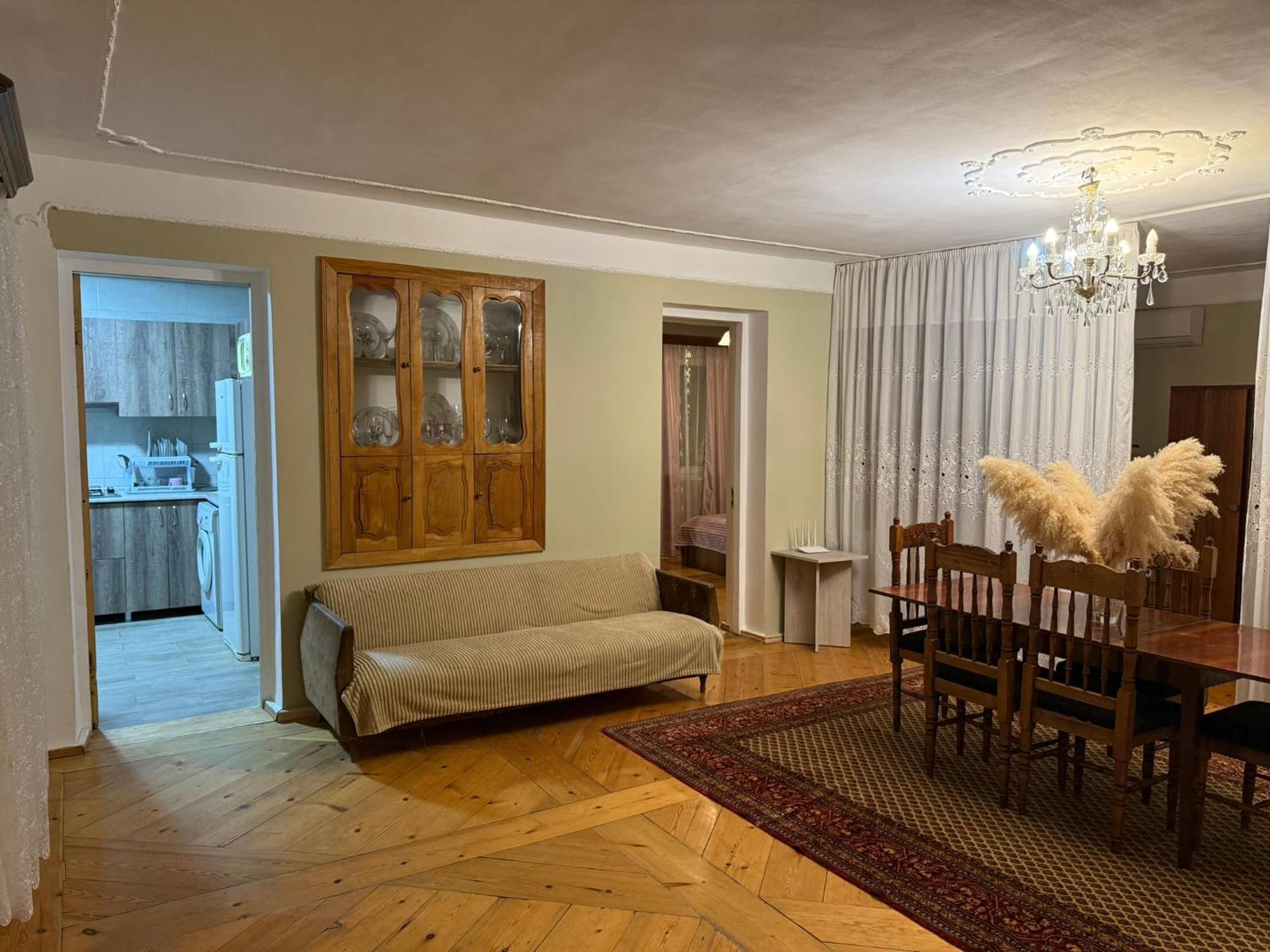 Guest House T&N クタイシ エクステリア 写真