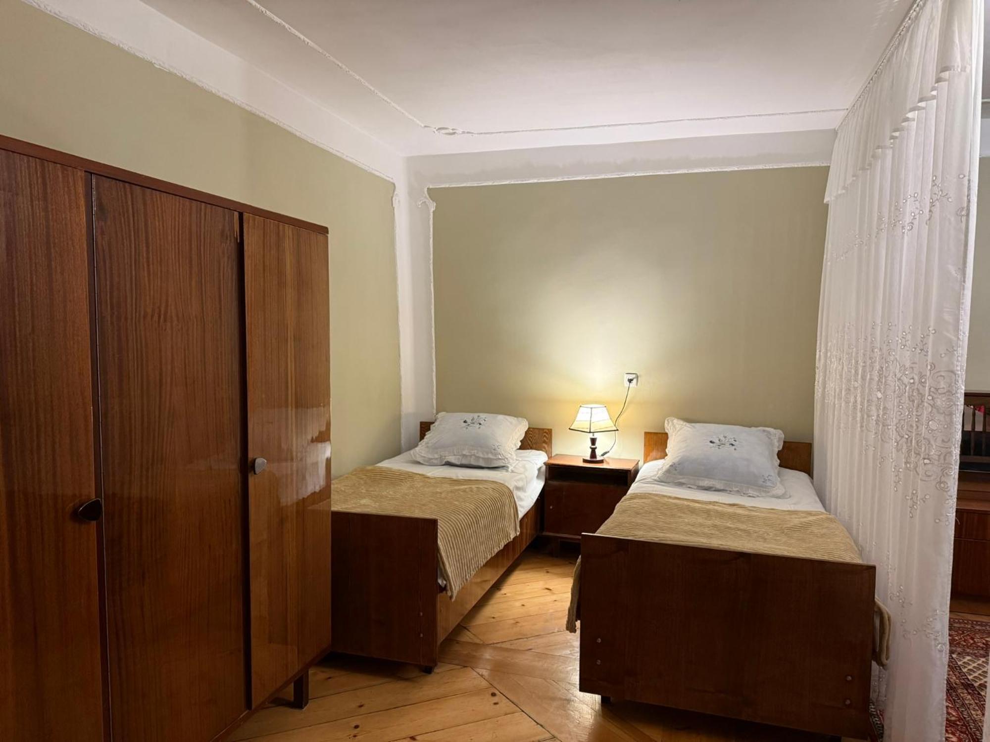 Guest House T&N クタイシ エクステリア 写真