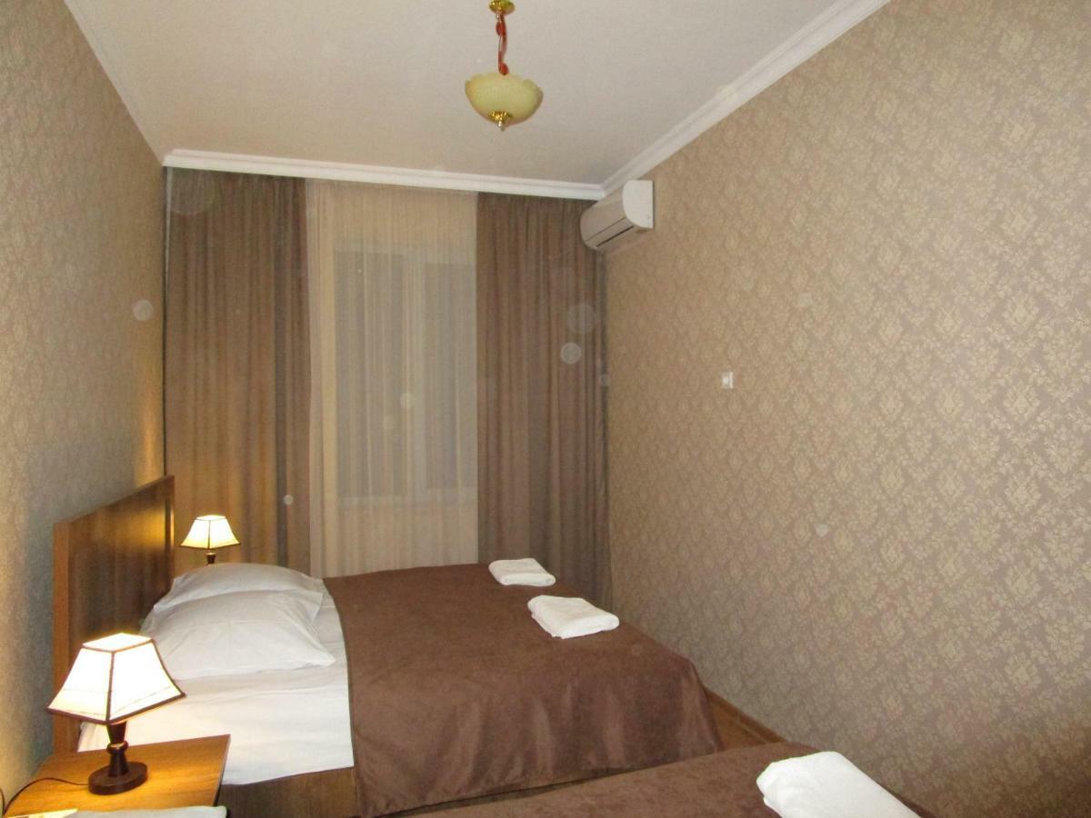Guest House T&N クタイシ エクステリア 写真