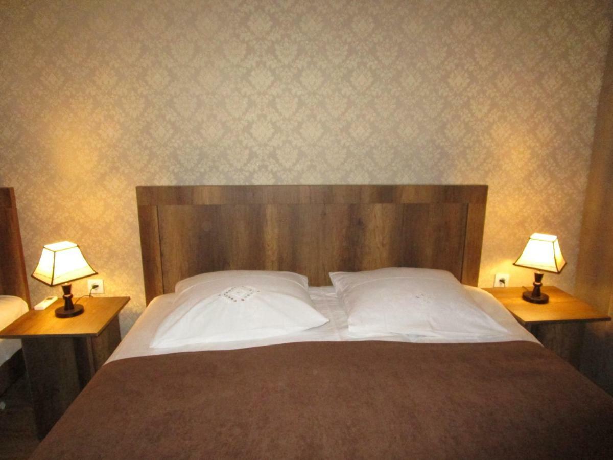Guest House T&N クタイシ エクステリア 写真